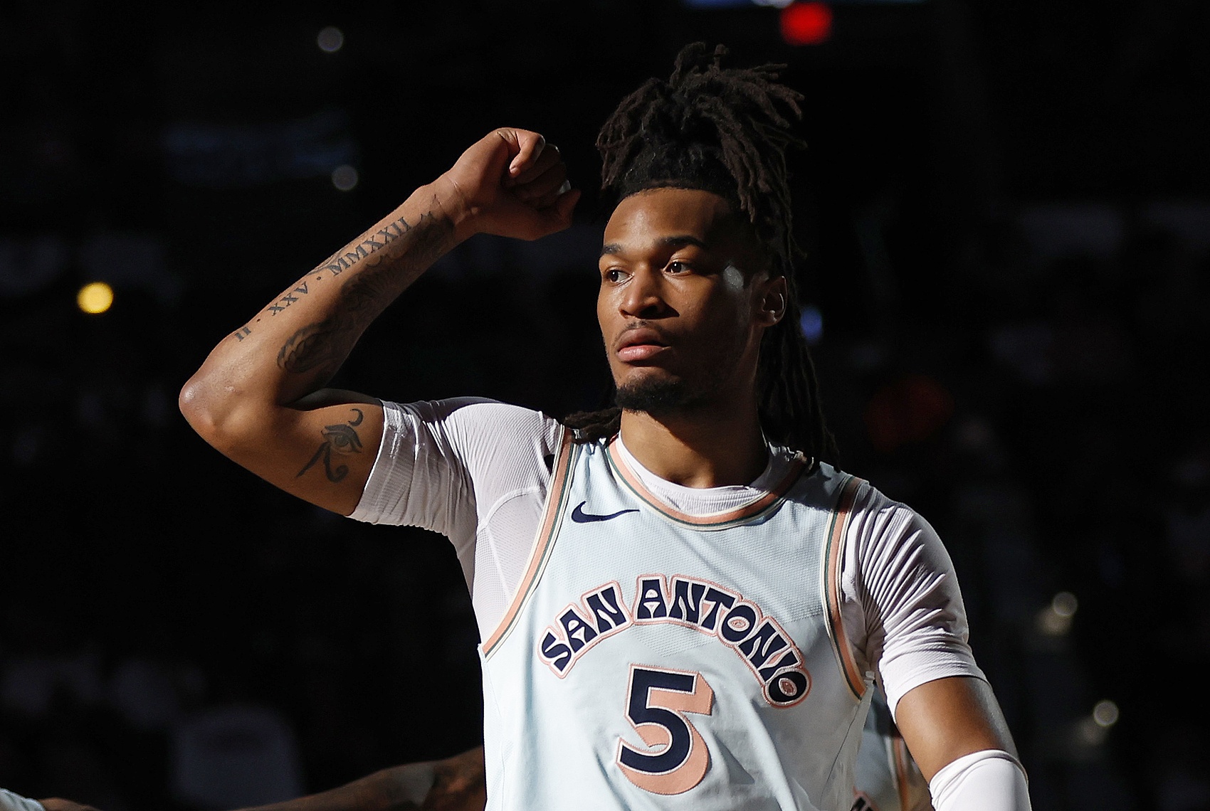 乐鱼app下载-2024届选秀重评估：卡斯尔跃居状元 原榜眼滑落至第11顺位