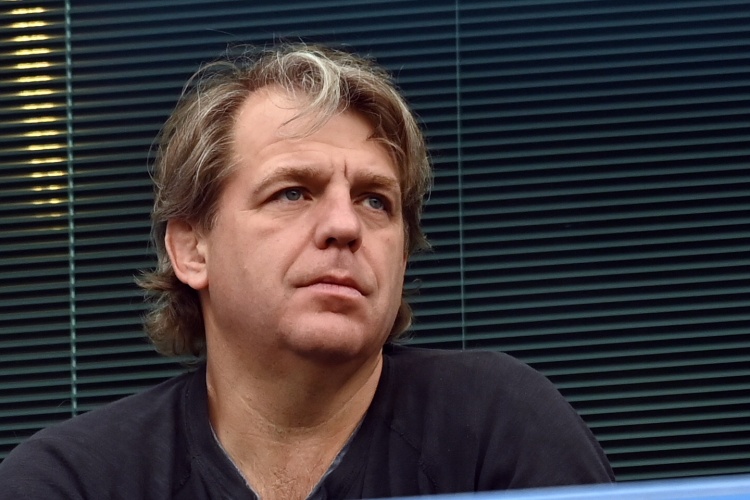 乐鱼体育登陆-记者解析切尔西遭英足总指控：涉佣金申报违规，俱乐部力图规避赛事处罚