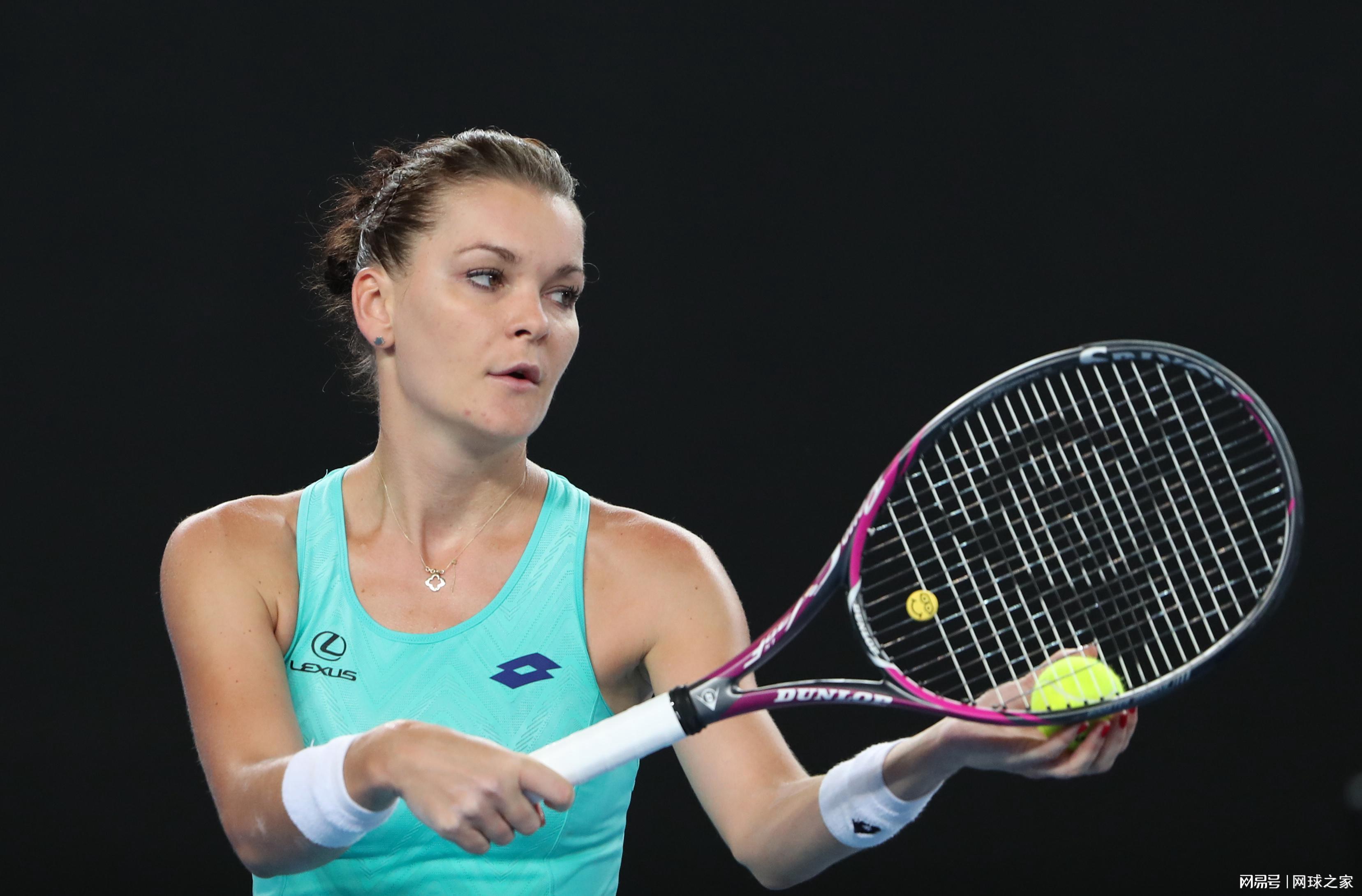 乐鱼体育登陆-十余年后再演神迹！斯瓦泰克三胜加冕联合杯，成新晋幸运儿